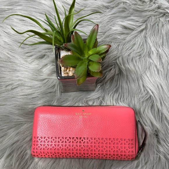 KATE SPADE WALLET - Picture 1 of 13